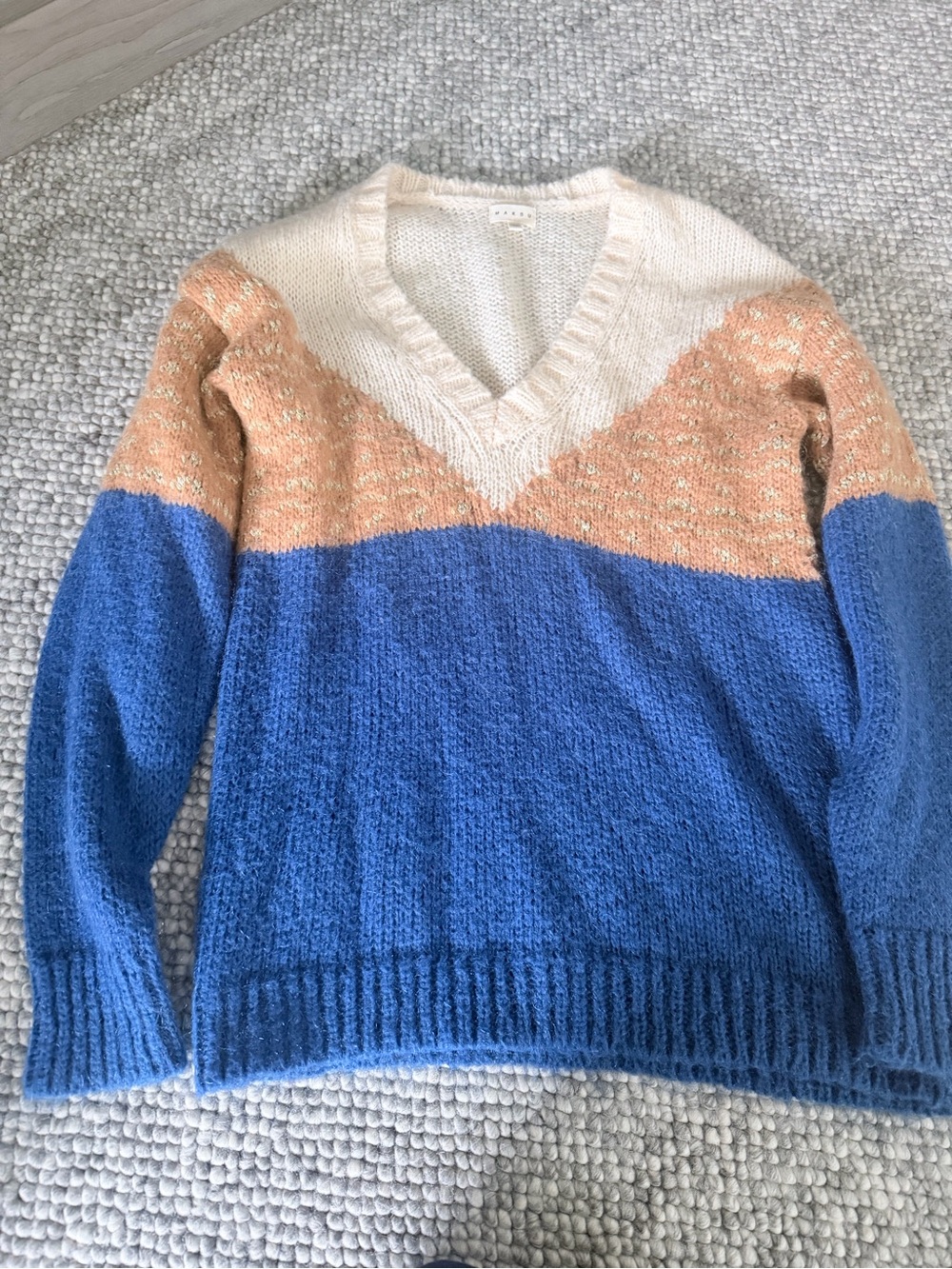 Soft Colorblock V-Neck Sweater in Cream, Peach & Blue